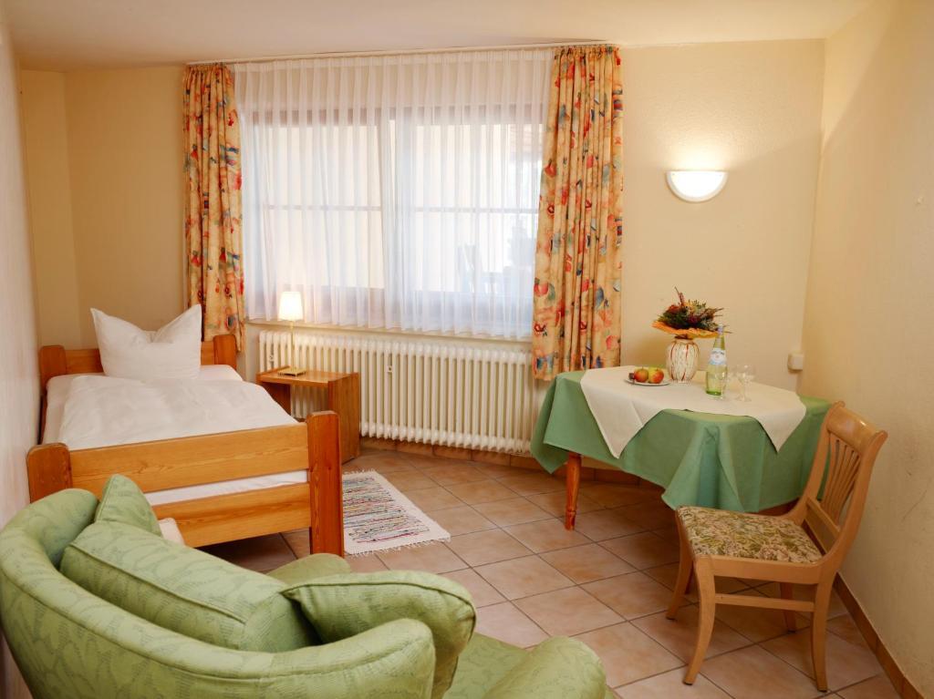 Hotel Haus Kylltal Zendscheid Bilik gambar